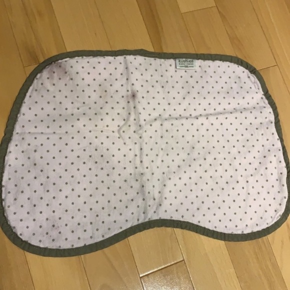 ✏️🆓 with $20purchase Travel Pillow & Kushies Pink & brown burp cloth for babies - Picture 3 of 16